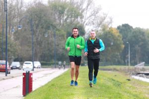 23-11-2016 SHOWBIZZ; GERARD JOLING BIJNA KLAAR VOOR DRUKKE DECEMBER MAAND. Gerard Joling drinkt voorlopig geen wijntje meer. Hij is volop aan het trainen met vriend en personal trainer ALAIN HULSPAS. Het wordt een drukke maand met veel optredens en dan moet ik in TOP vorm zijn. Een avond AHOY is gewoon een voetbalwedstrijd. Dus in Bergen kunnen ze de wijn flessen gekoeld laten staan, Gerard drinkt alleen nog een watertje.
foto: Albert den Iseger