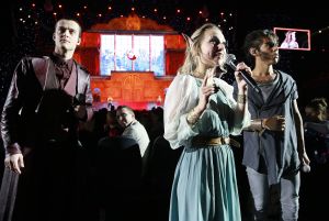 26-11-2016 SHOWBIZZ; STUDIO 100 VIERT JUBILEUM MET 30000 FANS IN ZIGGO DOME. Vele BN ers waren komen kijken naar Gert Verhulst en zijn hele pret en lach  fabriek. foto: Albert den Iseger