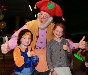 26-11-2016 SHOWBIZZ; STUDIO 100 VIERT JUBILEUM MET 30000 FANS IN ZIGGO DOME. Vele BN ers waren komen kijken naar Gert Verhulst en zijn hele pret en lach  fabriek. foto: Albert den Iseger