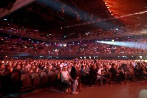 26-11-2016 SHOWBIZZ; STUDIO 100 VIERT JUBILEUM MET 30000 FANS IN ZIGGO DOME. Vele BN ers waren komen kijken naar Gert Verhulst en zijn hele pret en lach  fabriek.
foto: Albert den Iseger