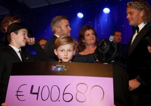 06-11-2017 SHOWBIZZ; ANGELS OF LIGHT GALA 2017. Wereld Ouders organiseerde voor de 6de keer het Angels of Light Gala. Het gala bracht dit jaar  400.000 op dat volledig naar projecten rondom het thema familie gaat. De organisatie biedt structurele  hulp aan thuisloze kinderen in negen Latijns-Amerikaanse landen. foto: Albert den Iseger