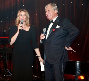 06-11-2017 SHOWBIZZ; ANGELS OF LIGHT GALA 2017. Wereld Ouders organiseerde voor de 6de keer het Angels of Light Gala. Het gala bracht dit jaar  400.000 op dat volledig naar projecten rondom het thema familie gaat. De organisatie biedt structurele  hulp aan thuisloze kinderen in negen Latijns-Amerikaanse landen. foto: Albert den Iseger