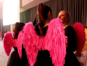 06-11-2017 SHOWBIZZ; ANGELS OF LIGHT GALA 2017. Wereld Ouders organiseerde voor de 6de keer het Angels of Light Gala. Het gala bracht dit jaar  400.000 op dat volledig naar projecten rondom het thema familie gaat. De organisatie biedt structurele  hulp aan thuisloze kinderen in negen Latijns-Amerikaanse landen. foto: Albert den Iseger