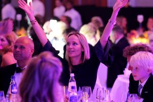 06-11-2017 SHOWBIZZ; ANGELS OF LIGHT GALA 2017. Wereld Ouders organiseerde voor de 6de keer het Angels of Light Gala. Het gala bracht dit jaar  400.000 op dat volledig naar projecten rondom het thema familie gaat. De organisatie biedt structurele  hulp aan thuisloze kinderen in negen Latijns-Amerikaanse landen. foto: Albert den Iseger