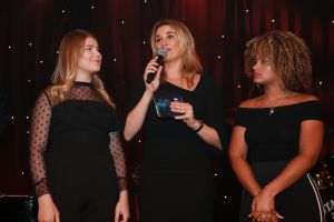 06-11-2017 SHOWBIZZ; ANGELS OF LIGHT GALA 2017. Wereld Ouders organiseerde voor de 6de keer het Angels of Light Gala. Het gala bracht dit jaar  400.000 op dat volledig naar projecten rondom het thema familie gaat. De organisatie biedt structurele  hulp aan thuisloze kinderen in negen Latijns-Amerikaanse landen. foto: Albert den Iseger