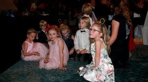 06-11-2017 SHOWBIZZ; ANGELS OF LIGHT GALA 2017. Wereld Ouders organiseerde voor de 6de keer het Angels of Light Gala. Het gala bracht dit jaar  400.000 op dat volledig naar projecten rondom het thema familie gaat. De organisatie biedt structurele  hulp aan thuisloze kinderen in negen Latijns-Amerikaanse landen. foto: Albert den Iseger