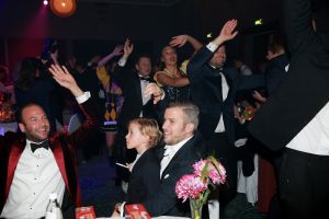 06-11-2017 SHOWBIZZ; ANGELS OF LIGHT GALA 2017. Wereld Ouders organiseerde voor de 6de keer het Angels of Light Gala. Het gala bracht dit jaar  400.000 op dat volledig naar projecten rondom het thema familie gaat. De organisatie biedt structurele  hulp aan thuisloze kinderen in negen Latijns-Amerikaanse landen. foto: Albert den Iseger