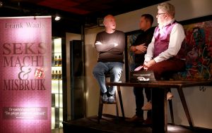 01-11-2018 SHOWBIZZ; FRANK WAALS ONTHULT ZIJN BOEK OVER JOB GOSSCHALK.
Seks_Macht en Misbruik is de titel van het boek en gaat over zijn onthulling en het grensoverschrijdende gedrag van castingdirector JOB GOSSCHALK.
foto: Albert den Iseger