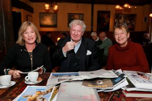 29-11-2018 SHOWBIZZ; WILLIBRORD FREQUIN OP KROEGENTOCHT DOOR HERFST ACHTIG BERGEN. Willibrord en zijn grote liefde Gesina deden een weekendje Bergen.  foto: Albert den Iseger