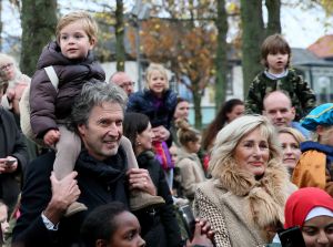 14-11-2021 NIEUWS; SINTERKLAAS IN BERGEN HEEFT ALLE TIJD VOOR IEDEREEN.De intocht van Sinterklaas in Bergen was echt een feest voor groot en klein. Deze Sinterklaas had tijd voor iedereen, foto, praatje, lachen en aandacht voor de kleine en grote mens.Het was echt een feest voor iedereen, zelfs alle ZWARTE pieten genoten van deze uurtjes in gezellig Bergen.
foto: Albert den Iseger