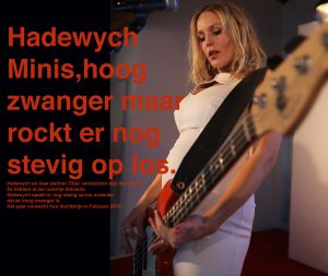 31-10-2014 SHOWBIZZ; HADEWYCH MINIS VERWACHT MEISJE. Hadewych en haar partner Tibor Lukacs verwachten een dochtertje in Februari 2015. Ze speelt en rockt er nog veel op los ondanks dat ze nog hoog zwanger is. Ze hebben al een zoontje Salvador.
foto: Albert den Iseger