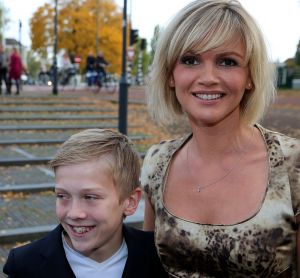 25-10-2015 SHOWBIZZ; BASTIAAN RAGAS PRESENTEERDE -ZIJ IS DE BAAS. Feestelijke premiere van de nieuwste RODE BOKSBAL productie ZIJ IS DE BAAS.
foto: Albert den Iseger