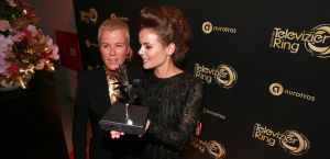 13-10-2016 SHOWBIZZ; FLOORTJE DESSING WINT GOUDEN TELEVIZIER RING 2016. Humberto Tan won de Televizier-Ster voor presentator, Chantal Janzen won opnieuw de Televizier-Ster voor presentatrice. Pip Pellens kreeg de prijs voor aanstormend talent. Paul de leeuw won met zijn talkshow. Thom Hoffman was de beste acteur en Angela Schijf als beste actrice.
foto: Albert den Iseger