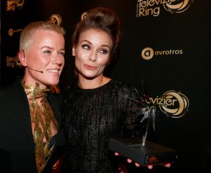 13-10-2016 SHOWBIZZ; FLOORTJE DESSING WINT GOUDEN TELEVIZIER RING 2016. Humberto Tan won de Televizier-Ster voor presentator, Chantal Janzen won opnieuw de Televizier-Ster voor presentatrice. Pip Pellens kreeg de prijs voor aanstormend talent. Paul de leeuw won met zijn talkshow. Thom Hoffman was de beste acteur en Angela Schijf als beste actrice.
foto: Albert den Iseger