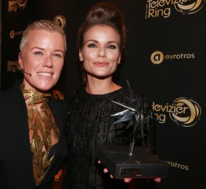 13-10-2016 SHOWBIZZ; FLOORTJE DESSING WINT GOUDEN TELEVIZIER RING 2016. Humberto Tan won de Televizier-Ster voor presentator, Chantal Janzen won opnieuw de Televizier-Ster voor presentatrice. Pip Pellens kreeg de prijs voor aanstormend talent. Paul de leeuw won met zijn talkshow. Thom Hoffman was de beste acteur en Angela Schijf als beste actrice.
foto: Albert den Iseger