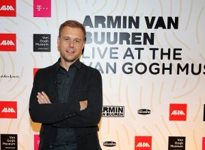 21-10-2016 SHOWBIZZ; ARMIN VAN BUUREN LIVE AT THE VAN GOGH MUSEUM.Ter gelegenheid van EMBRACE VINCENT, de speciale multimediatour die van BUUREN samen met het museum ontwikkelde, zal wereldwijd de show 2 x 25 minuten live worden gestreamd via de pagina van het museum en de dee jee EMBRACE Vincent is mede een initiatief van ALDA de organisator achter ARMIN ONLY en STATE of TRANCE.
foto: Albert den Iseger