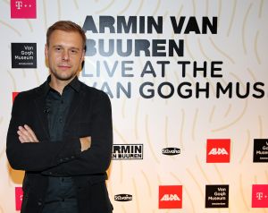 21-10-2016 SHOWBIZZ; ARMIN VAN BUUREN LIVE AT THE VAN GOGH MUSEUM.Ter gelegenheid van EMBRACE VINCENT, de speciale multimediatour die van BUUREN samen met het museum ontwikkelde, zal wereldwijd de show 2 x 25 minuten live worden gestreamd via de pagina van het museum en de dee jee EMBRACE Vincent is mede een initiatief van ALDA de organisator achter ARMIN ONLY en STATE of TRANCE.
foto: Albert den Iseger