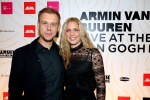 21-10-2016 SHOWBIZZ; ARMIN VAN BUUREN LIVE AT THE VAN GOGH MUSEUM.Ter gelegenheid van EMBRACE VINCENT, de speciale multimediatour die van BUUREN samen met het museum ontwikkelde, zal wereldwijd de show 2 x 25 minuten live worden gestreamd via de pagina van het museum en de dee jee EMBRACE Vincent is mede een initiatief van ALDA de organisator achter ARMIN ONLY en STATE of TRANCE.
foto: Albert den Iseger