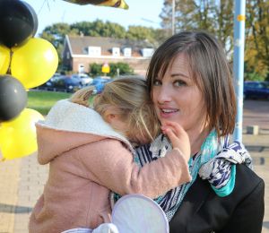 22-10-2016 SHOWBIZZ; FREE SOUFFRIAU VLIEGT ALS MAYA DE BIJ DOOR HET HELE LAND. Na als MEGA MINDY heel Belgie en Nederland te hebben verrast vliegt FREE SOUFFRIAU nu als Bij door de beide landen heen. De kleintjes kunnen niet wachten op hun TV idool.
foto: Albert den Iseger