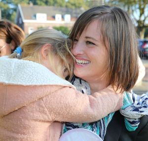 22-10-2016 SHOWBIZZ; FREE SOUFFRIAU VLIEGT ALS MAYA DE BIJ DOOR HET HELE LAND. Na als MEGA MINDY heel Belgie en Nederland te hebben verrast vliegt FREE SOUFFRIAU nu als Bij door de beide landen heen. De kleintjes kunnen niet wachten op hun TV idool.
foto: Albert den Iseger