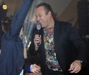 06-10-2016 SHOWBIZZ; FRANS BAUER GEEFT FANCLUB DAG TUSSEN DE MOOISTE VOGELS. Meer dan 800 fans waren naar Avifauna gekomen om de fanclubdag van Frans Bauer te mogen meemaken.Er was muziek ,eten en drinken voor de trouwste fans van Frans. Het spektakel duurde tot ver in de avond en was wederom een groot succes. foto: Albert den Iseger