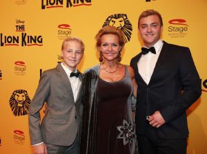 30-10-2016 SHOWBIZZ; MUSICAL LION KING GING IN PREMIERE. The Lion King is een Musical gebaseerd op de tekenfilm de Leeuwenkoning.
foto: Albert den Iseger