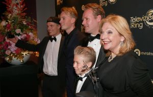 13-10-2016 SHOWBIZZ; FLOORTJE DESSING WINT GOUDEN TELEVIZIER RING 2016. Humberto Tan won de Televizier-Ster voor presentator, Chantal Janzen won opnieuw de Televizier-Ster voor presentatrice. Pip Pellens kreeg de prijs voor aanstormend talent. Paul de leeuw won met zijn talkshow. Thom Hoffman was de beste acteur en Angela Schijf als beste actrice.
foto: Albert den Iseger