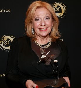 13-10-2016 SHOWBIZZ; FLOORTJE DESSING WINT GOUDEN TELEVIZIER RING 2016. Humberto Tan won de Televizier-Ster voor presentator, Chantal Janzen won opnieuw de Televizier-Ster voor presentatrice. Pip Pellens kreeg de prijs voor aanstormend talent. Paul de leeuw won met zijn talkshow. Thom Hoffman was de beste acteur en Angela Schijf als beste actrice.
foto: Albert den Iseger