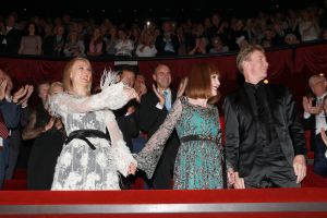 02-10-2017 SHOWBIZZ; STAANDE OVATIE VOOR LIESBETH LIST BIJ PREMIERE MUSICAL.In CARRE in Amsterdam is maandagavond de musical over het leven van Liesbeth List in premiere gegaan. Tijdens haar entree in de koninklijke loge kreeg ze een staande ovatie van het uitverkochte Carre.
foto: Albert den Iseger