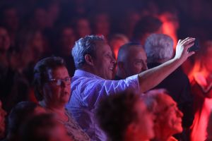 21-10-2018 SHOWBIZZ; TINO MARTIN VERPLETTERD HAARLEMS PUBLIEK. Uitverkocht tot de laatste stoel, het Haarlems publiek genoot, applaudisseerde, huilde en was uitbundig enthousiast. Wat een geweldige muziekavond in het Haarlems Philharmonie theater. De directie hoopte op een gauw weerzien van Tino in dit mooie theater.
foto: Albert den Iseger