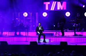 29-10-2018 SHOWBIZZ; TINO MARTIN IN AFAS CIRCUS THEATER SCHEVENINGEN.
uitverkocht en propvol met fans, Lee Towers was de muzikale verrassing van deze avond. Toen hij opkwam brak de zaal bijna het mooie theater af.Het  duet met Tino en Lee WAS A DREAM COMING TREU voor het Schevenings publiek.
foto: Albert den Iseger