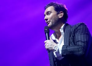 29-10-2018 SHOWBIZZ; TINO MARTIN IN AFAS CIRCUS THEATER SCHEVENINGEN.
uitverkocht en propvol met fans, Lee Towers was de muzikale verrassing van deze avond. Toen hij opkwam brak de zaal bijna het mooie theater af.Het  duet met Tino en Lee WAS A DREAM COMING TREU voor het Schevenings publiek.
foto: Albert den Iseger