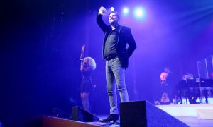 29-10-2018 SHOWBIZZ; TINO MARTIN IN AFAS CIRCUS THEATER SCHEVENINGEN.
uitverkocht en propvol met fans, Lee Towers was de muzikale verrassing van deze avond. Toen hij opkwam brak de zaal bijna het mooie theater af.Het  duet met Tino en Lee WAS A DREAM COMING TREU voor het Schevenings publiek.
foto: Albert den Iseger