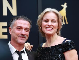 04-10-2019 SHOWBIZZ; GOUDEN KALVEREN GALA 2019.DE WINNAARS
Beste Korte Documentaire
De waarheid over mijn vader - Shamira Raphala

Beste Korte Film
KORT! - En Route - Marit Weerheijm

Beste Acteur Televisiedrama
Gijs Naber - Judas

Beste Actrice Televisiedrama
Rifka Lodeizen - Judas

Beste Televisiedrama
Zeven Kleine Criminelen - Rob Lcker

Beste Interactive
Die Fernweh Oper - Daniel Ernst

Beste Sound Design
Alex Booy en Huibert Boon - My Foolish Heart

Beste Muziek
Rutger Reinders - Dirty God

Beste Camera
Jasper Wolf - Niemand in de Stad

Beste Montage
Menno Boerema - Het wonder van Le Petit Prince

Beste Lange Documentaire
Living the Light - Robby Mller - Claire Pijman

Beste Production Design
Kurt Loyens - Baantjer het Begin

Beste Mannelijke Bijrol
Thomas Hppener - De Libi

Beste Vrouwelijke Bijrol
Julia Akkermans - Niemand in de Stad

Beste Acteur
Marcel Musters - God Only Knows

Beste Actrice
Melody Klaver - Rafal

Beste Scenario
Jeroen Scholten van Aschat en Shady El-Hamus - De Libi

Beste Regie
Sacha Polak - Dirty God

Beste Film
Dirty God - Marleen Slot voor Viking Film

Winnaar Gouden Kalf van het Publiek
Het Abraham Tuschinski Fonds Gouden Kalf van het Publiek is namens het stemmende publiek uitgereikt aan de film Bon Bini Holland 2 van producenten Maarten Swart van Kaap Holland Film, Sander Emmering, Nelsje Musch-Elzinga voor Warner Bros. ITVP. Aan het Abraham Tuschinski Fonds Gouden Kalf van het Publiek is tevens een geldprijs van 30.000 verbonden voor de producent, te besteden aan een nieuwe Nederlandse filmproductie. Deze prijs werd voor het vijfde jaar oprij beschikbaar gesteld door het Abraham Tuschinski Fonds.
Foto: Albert den Iseger