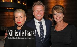 24-09-2015 SHOWBIZZ; BASTIAAN RAGAS OP DE PLANKEN MET ANNE-MARIE JUNG EN LIENEKE LE ROUX. Zij is de Baas, heet de nieuwe theatervoorstelling van Bastiaan Ragas en de Rode Boksbal. En nieuwe voorstelling over SEX, LIEFDE, LEEFTIJD en de nodige AMBITIE. Deze voorstelling gaat 25 Oktober in premiere.
foto: Albert den Iseger