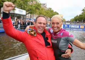 06-09-2015 SHOWBIZZ; MARISKA BAUER ZWEMT MEE MET AMSTERDAM CITY SWIM VOOR A.L.S. Frans was haar coach en schreeuwde haar naar de finish toe. Wat een prestatie van alle BN ers die mee deden.  Mariska Bauer en haar team, Sophie Hilbrand, Mariska Hulscher,Kees van der Spek, Beau van erven Dorens, Ruud Feldkamp, Robert Schumacher en natuurlijk Pieter van den Hoogenband.
foto: 06-09-2015 SHOWBIZZ; MARISKA BAUER ZWEMT MEE MET AMSTERDAM CITY SWIM VOOR A.L.S. Frans was haar coach en schreeuwde haar naar de finish toe. Wat een prestatie van alle BN ers die mee deden.  Mariska Bauer en haar team, Sophie Hilbrand, Mariska Hulscher,Kees van der Spek, Beau van erven Dorens, Ruud Feldkamp, Robert Schumacher en natuurlijk Pieter van den Hoogenband.
foto: Albert den Iseger.Albert den Iseger.