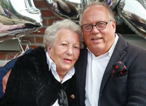 31-08-2015 SHOWBIZZ; JOOP BRAAKHEKKE ZIJN MODER LOUISE VANDAAG 105 JAAR.
foto: Albert den Iseger