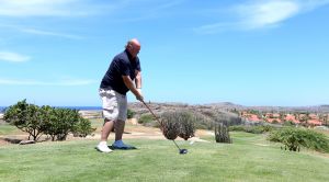 01-09-2016 SPORT; ARUBA PRO-AM GOLF TOURNAMENT 2016. In samenwerking met TIERRA DEL SOL te Aruba organiseerde ARUBA TOURIST AUTHORITY het Aruba Pro Am Golf Toernooi. Enkele BN ers deden hier ook aan mee. Nederland viel echter niet in de prijzen.Ook werd de HANDICART gepresenteerd door Mark en Frans Tempelman.
Hierover later een aparte fotoreportage. 
foto: Albert den Iseger