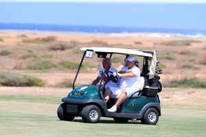 01-09-2016 SPORT; ARUBA PRO-AM GOLF TOURNAMENT 2016. In samenwerking met TIERRA DEL SOL te Aruba organiseerde ARUBA TOURIST AUTHORITY het Aruba Pro Am Golf Toernooi. Enkele BN ers deden hier ook aan mee. Nederland viel echter niet in de prijzen.Ook werd de HANDICART gepresenteerd door Mark en Frans Tempelman.
Hierover later een aparte fotoreportage. 
foto: Albert den Iseger