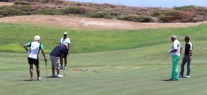 01-09-2016 SPORT; ARUBA PRO-AM GOLF TOURNAMENT 2016. In samenwerking met TIERRA DEL SOL te Aruba organiseerde ARUBA TOURIST AUTHORITY het Aruba Pro Am Golf Toernooi. Enkele BN ers deden hier ook aan mee. Nederland viel echter niet in de prijzen.Ook werd de HANDICART gepresenteerd door Mark en Frans Tempelman.
Hierover later een aparte fotoreportage. 
foto: Albert den Iseger