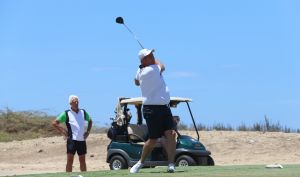 01-09-2016 SPORT; ARUBA PRO-AM GOLF TOURNAMENT 2016. In samenwerking met TIERRA DEL SOL te Aruba organiseerde ARUBA TOURIST AUTHORITY het Aruba Pro Am Golf Toernooi. Enkele BN ers deden hier ook aan mee. Nederland viel echter niet in de prijzen.Ook werd de HANDICART gepresenteerd door Mark en Frans Tempelman.
Hierover later een aparte fotoreportage. 
foto: Albert den Iseger