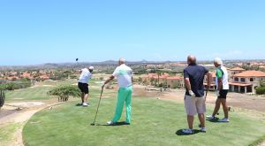 01-09-2016 SPORT; ARUBA PRO-AM GOLF TOURNAMENT 2016. In samenwerking met TIERRA DEL SOL te Aruba organiseerde ARUBA TOURIST AUTHORITY het Aruba Pro Am Golf Toernooi. Enkele BN ers deden hier ook aan mee. Nederland viel echter niet in de prijzen.Ook werd de HANDICART gepresenteerd door Mark en Frans Tempelman.
Hierover later een aparte fotoreportage. 
foto: Albert den Iseger