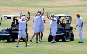 01-09-2016 SPORT; ARUBA PRO-AM GOLF TOURNAMENT 2016. In samenwerking met TIERRA DEL SOL te Aruba organiseerde ARUBA TOURIST AUTHORITY het Aruba Pro Am Golf Toernooi. Enkele BN ers deden hier ook aan mee. Nederland viel echter niet in de prijzen.Ook werd de HANDICART gepresenteerd door Mark en Frans Tempelman.
Hierover later een aparte fotoreportage. 
foto: Albert den Iseger