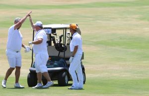 01-09-2016 SPORT; ARUBA PRO-AM GOLF TOURNAMENT 2016. In samenwerking met TIERRA DEL SOL te Aruba organiseerde ARUBA TOURIST AUTHORITY het Aruba Pro Am Golf Toernooi. Enkele BN ers deden hier ook aan mee. Nederland viel echter niet in de prijzen.Ook werd de HANDICART gepresenteerd door Mark en Frans Tempelman.
Hierover later een aparte fotoreportage. 
foto: Albert den Iseger