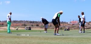 01-09-2016 SPORT; ARUBA PRO-AM GOLF TOURNAMENT 2016. In samenwerking met TIERRA DEL SOL te Aruba organiseerde ARUBA TOURIST AUTHORITY het Aruba Pro Am Golf Toernooi. Enkele BN ers deden hier ook aan mee. Nederland viel echter niet in de prijzen.Ook werd de HANDICART gepresenteerd door Mark en Frans Tempelman.
Hierover later een aparte fotoreportage. 
foto: Albert den Iseger