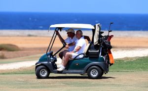 01-09-2016 SPORT; ARUBA PRO-AM GOLF TOURNAMENT 2016. In samenwerking met TIERRA DEL SOL te Aruba organiseerde ARUBA TOURIST AUTHORITY het Aruba Pro Am Golf Toernooi. Enkele BN ers deden hier ook aan mee. Nederland viel echter niet in de prijzen.Ook werd de HANDICART gepresenteerd door Mark en Frans Tempelman.
Hierover later een aparte fotoreportage. 
foto: Albert den Iseger