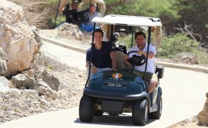 01-09-2016 SPORT; ARUBA PRO-AM GOLF TOURNAMENT 2016. In samenwerking met TIERRA DEL SOL te Aruba organiseerde ARUBA TOURIST AUTHORITY het Aruba Pro Am Golf Toernooi. Enkele BN ers deden hier ook aan mee. Nederland viel echter niet in de prijzen.Ook werd de HANDICART gepresenteerd door Mark en Frans Tempelman.
Hierover later een aparte fotoreportage. 
foto: Albert den Iseger