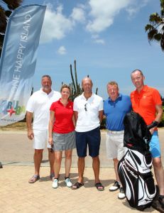 01-09-2016 SPORT; ARUBA PRO-AM GOLF TOURNAMENT 2016. In samenwerking met TIERRA DEL SOL te Aruba organiseerde ARUBA TOURIST AUTHORITY het Aruba Pro Am Golf Toernooi. Enkele BN ers deden hier ook aan mee. Nederland viel echter niet in de prijzen.Ook werd de HANDICART gepresenteerd door Mark en Frans Tempelman.
Hierover later een aparte fotoreportage. 
foto: Albert den Iseger