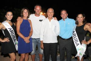 01-09-2016 SPORT; ARUBA PRO-AM GOLF TOURNAMENT 2016. In samenwerking met TIERRA DEL SOL te Aruba organiseerde ARUBA TOURIST AUTHORITY het Aruba Pro Am Golf Toernooi. Enkele BN ers deden hier ook aan mee. Nederland viel echter niet in de prijzen.Ook werd de HANDICART gepresenteerd door Mark en Frans Tempelman.
Hierover later een aparte fotoreportage. 
foto: Albert den Iseger