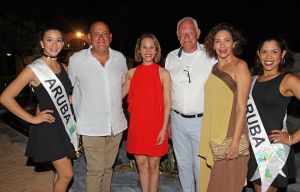 01-09-2016 SPORT; ARUBA PRO-AM GOLF TOURNAMENT 2016. In samenwerking met TIERRA DEL SOL te Aruba organiseerde ARUBA TOURIST AUTHORITY het Aruba Pro Am Golf Toernooi. Enkele BN ers deden hier ook aan mee. Nederland viel echter niet in de prijzen.Ook werd de HANDICART gepresenteerd door Mark en Frans Tempelman.
Hierover later een aparte fotoreportage. 
foto: Albert den Iseger